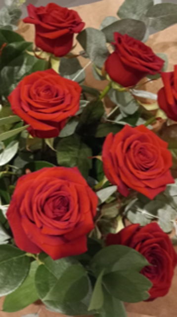 The Naomi Rose Hand tied