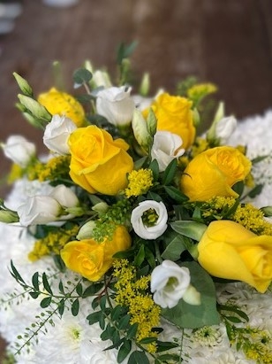 Classic Heart  Ribbon edge with Yellow Roses