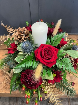 Noel candle table arrangement