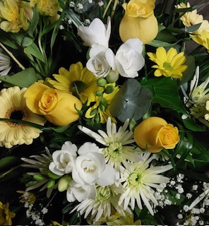 Yellow & White posy