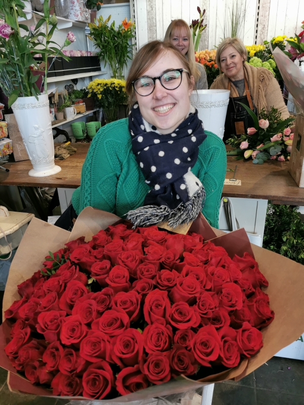 100 Roses Handtied