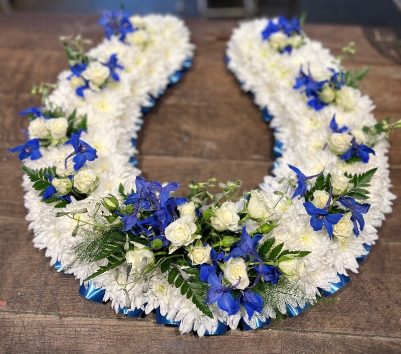 Horseshoe tribute