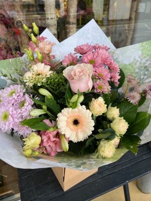 Strawberry's & Cream Handtied