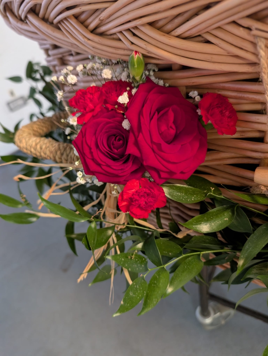 Wicker casket garland