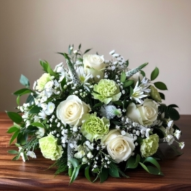 Classic posy White & greens