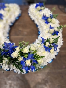 Horseshoe tribute